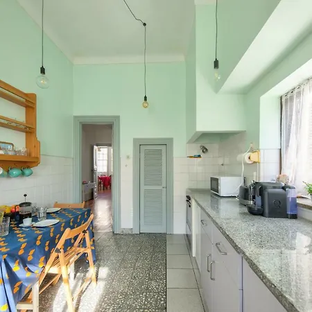 The House * Barra